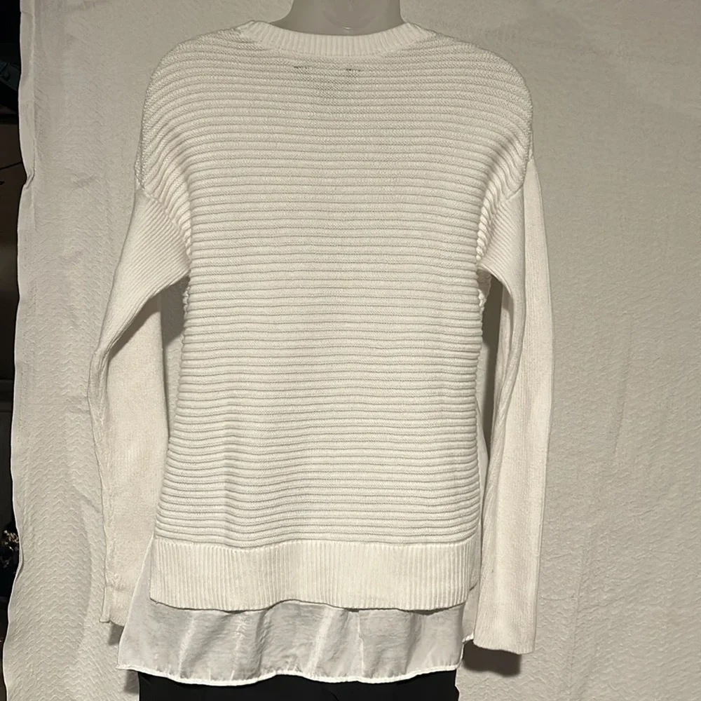 Simply Vera Asymmetrical Sweater - Picture 3 of 4